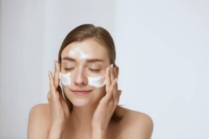 Top Skin Cleansers for Radiant and Healthy Skin: Comprehensive Review and Buying Guide